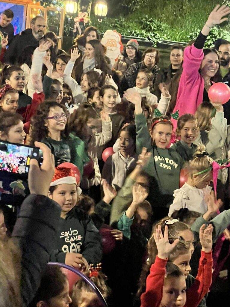 &Mu;&iota;&alpha; &sigma;&omicron;&kappa;&omicron;&lambda;&alpha;&tau;έ&nu;&iota;&alpha; &alpha;&rho;&chi;ή &sigma;&tau;&omicron; &Chi;&rho;&iota;&sigma;&tau;&omicron;&upsilon;&gamma;&epsilon;&nu;&nu;&iota;ά&tau;&iota;&kappa;&omicron; &Chi;&omega;&rho;&iota;ό🎄 &tau;&omicron;&upsilon; &Kappa;&alpha;&rho;&lambda;&omicron;&beta;ά&sigma;&omicron;&upsilon;!
