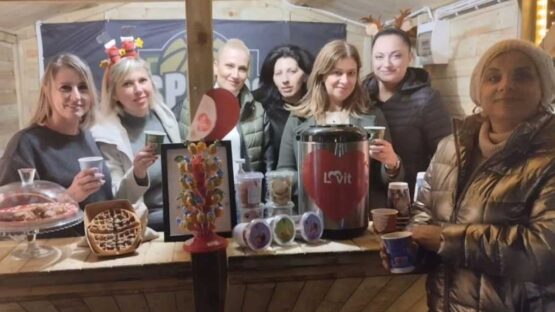 &Eta; Barista Pro &laquo;&Gamma;&lambda;&upsilon;&kappa;&alpha;ί&nu;&epsilon;&iota;&raquo; &tau;&alpha; &Chi;&rho;&iota;&sigma;&tau;&omicron;ύ&gamma;&epsilon;&nu;&nu;&alpha; &sigma;&tau;&eta;&nu; &Kappa;&omega; &mu;&epsilon; &tau;&omicron;&nu; &Alpha;.&Sigma;. Έ&sigma;&pi;&epsilon;&rho;&omicron;
